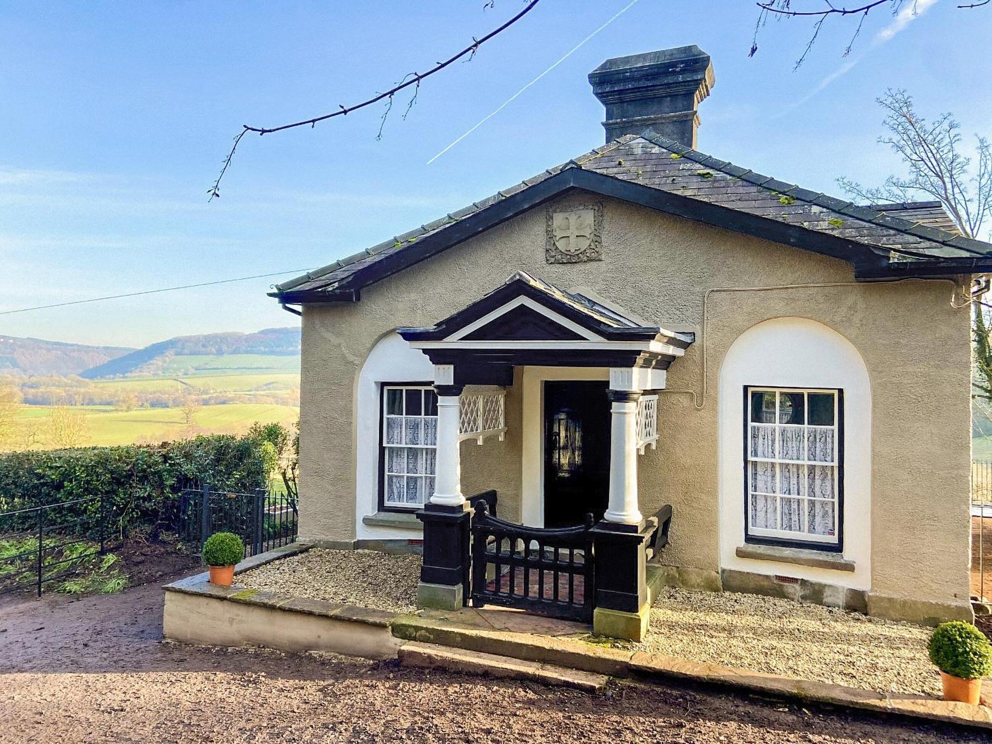 The Lodge Wonastow 外观 照片