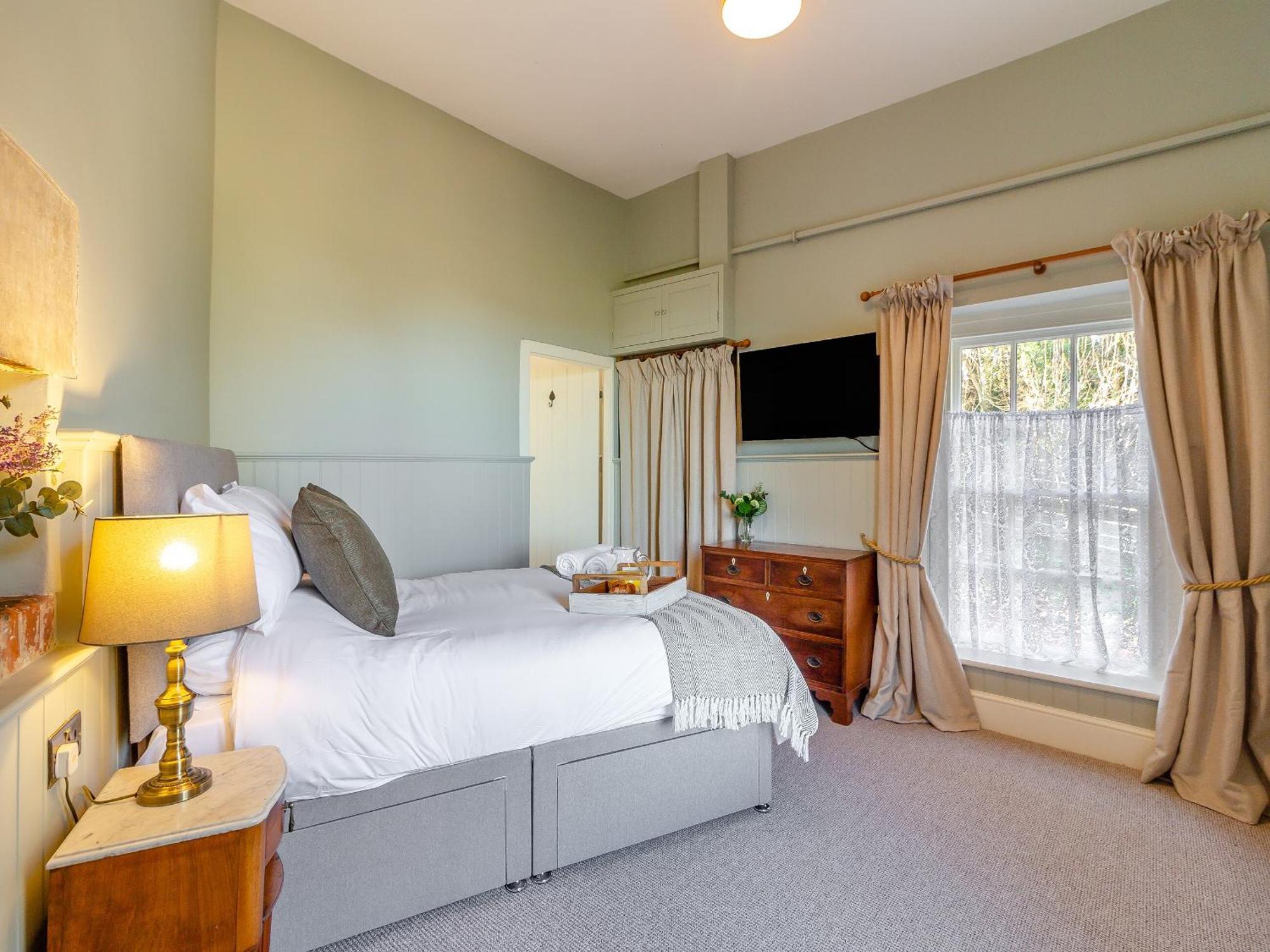 The Lodge Wonastow 外观 照片